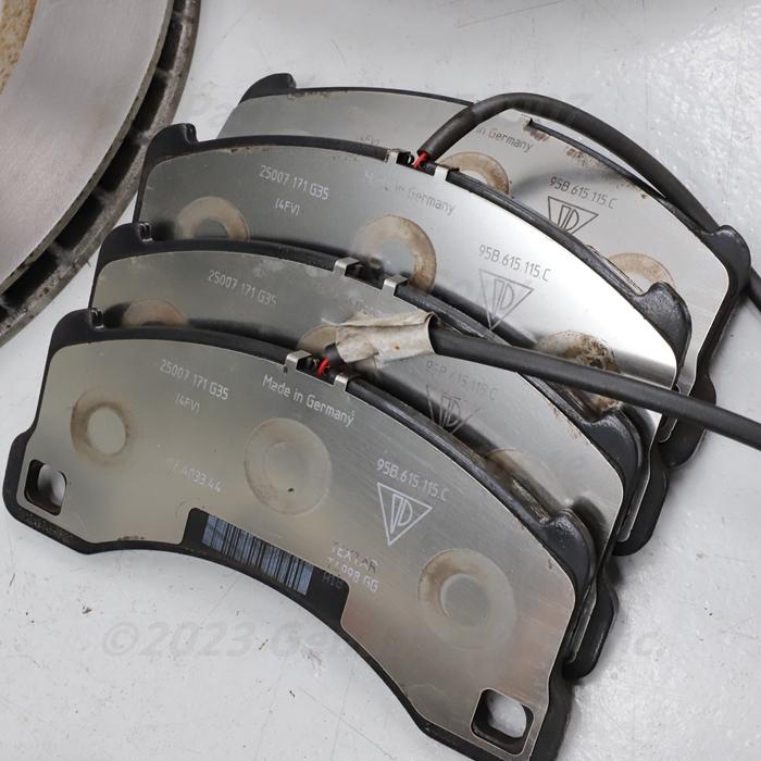 PORSCHE（ポルシェ） [P-16]マカン ターボ 95B 純正 6POT ブレンボ