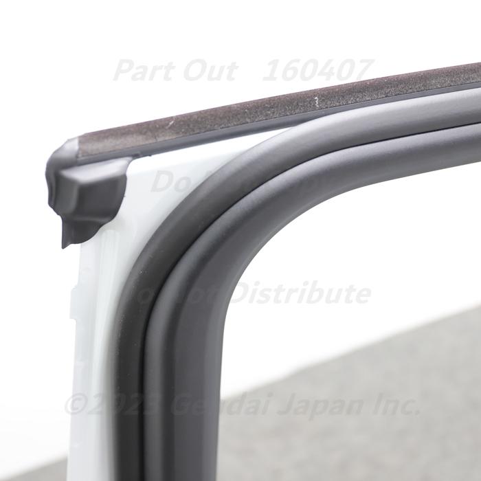 PORSCHE（ポルシェ） [P-16]マカン ターボ 95B S9R 右リアドア 95B833022B GRV 95BCTL 中古 : 車の ...