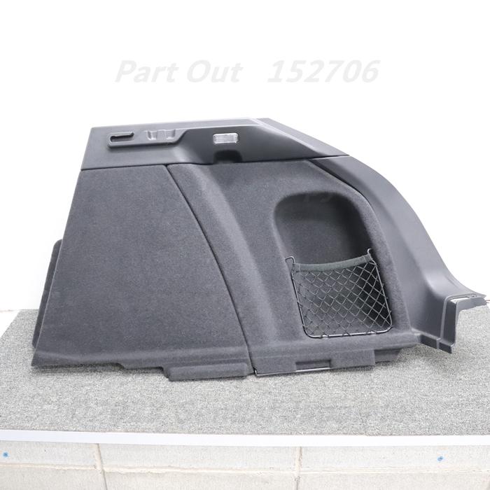PORSCHE（ポルシェ） [P-16]マカン ターボ 95B 右 クォーターパネル