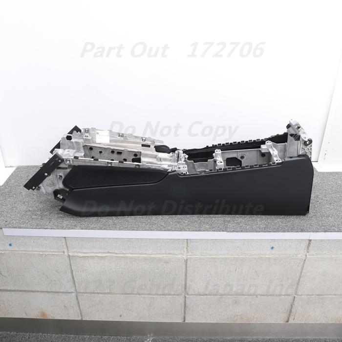 ポポ PORSCHE [P-16]マカン ターボ 95B ヒューズボックス 8K0971845A