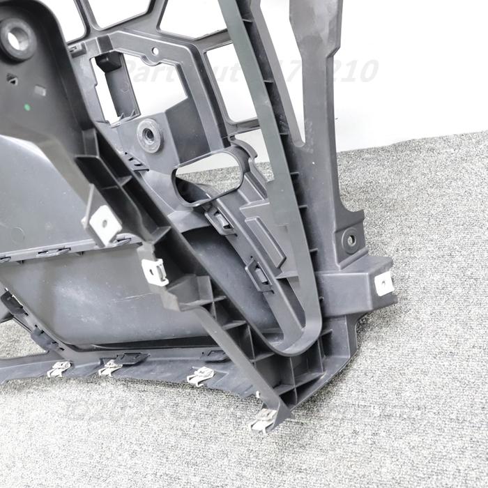 PORSCHE（ポルシェ） [P-17] 992 911 左 リアバンパーホルダー