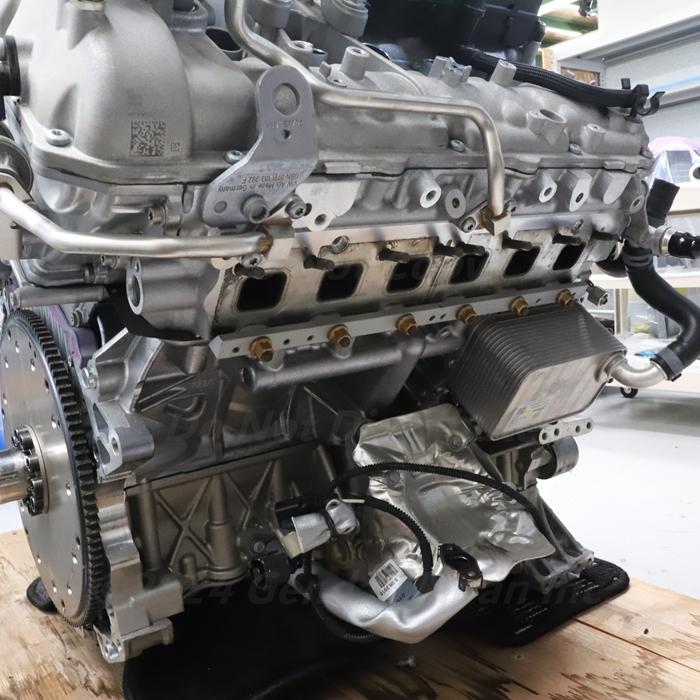 ベントレー（BENTLEY） [W-1]ベントレー ベンテイガ W12 エンジン本体
