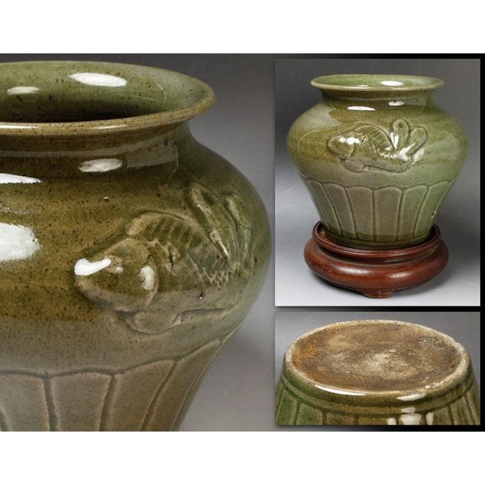 【源・Ｓ】《明現代世界》現代世界唐物 貼花 魚文 青磁小壺/唐木台・古箱付 陶芸-楽器、手芸、コレクション