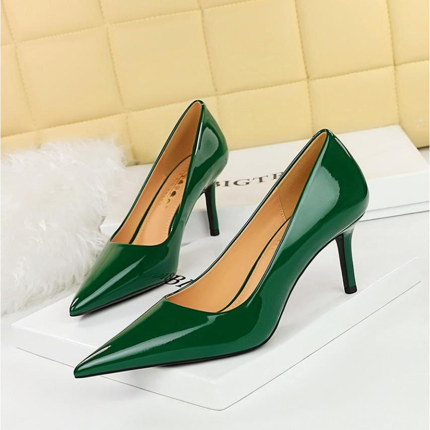 パンプス 痛くない 走れる 歩きやすい 就活 通勤 仕事 オフィス ポインテッドトゥ7cm OL ポインテッドトゥ ハイヒール 美脚 レディース ピンヒール 220mm-265mm |  | 02