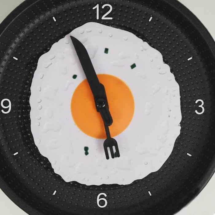 掛け時計 壁掛け時計 フライパン 目玉焼き 時計 掛時計 たまご