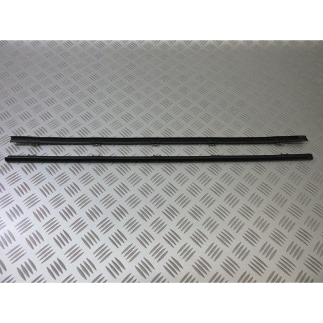 025.1967-1972 シボレー C10 K10 73-86 サバーバン 等々 ドアベルト