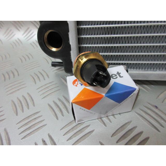 5520.1985-1993 ボルボ 240 ラジエター NEW 244 245 740 745 760 780