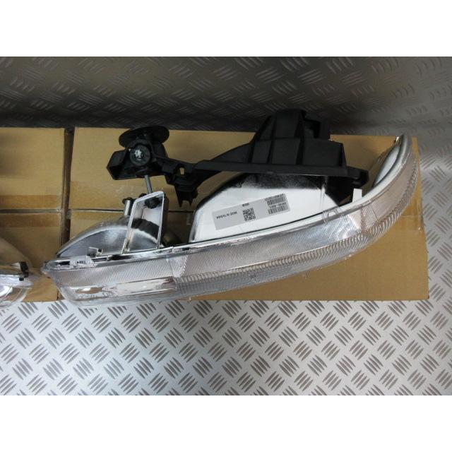 GM159.2000-2006 サバーバン タホ ヘッドライト pr NEW 1999-2002