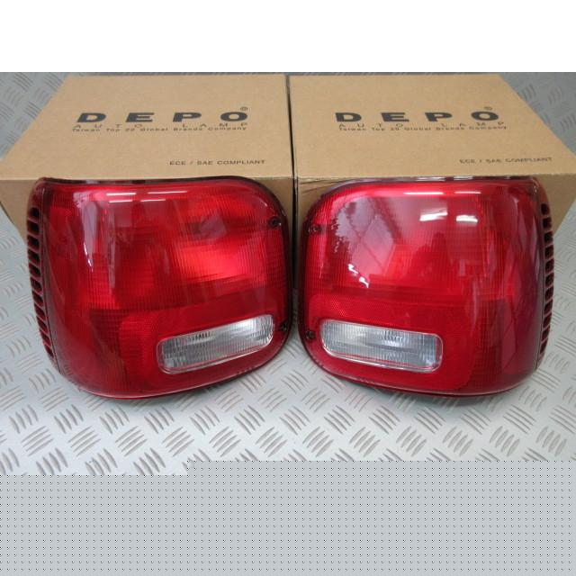 USA発送！1903.1997-2003 B1500 B2500 ダッジラム バン テールランプ