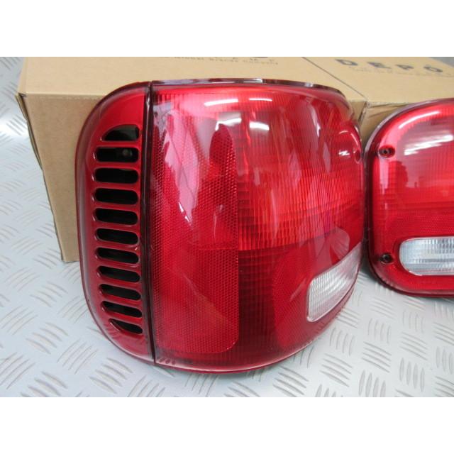 USA発送！1903.1997-2003 B1500 B2500 ダッジラム バン テールランプ