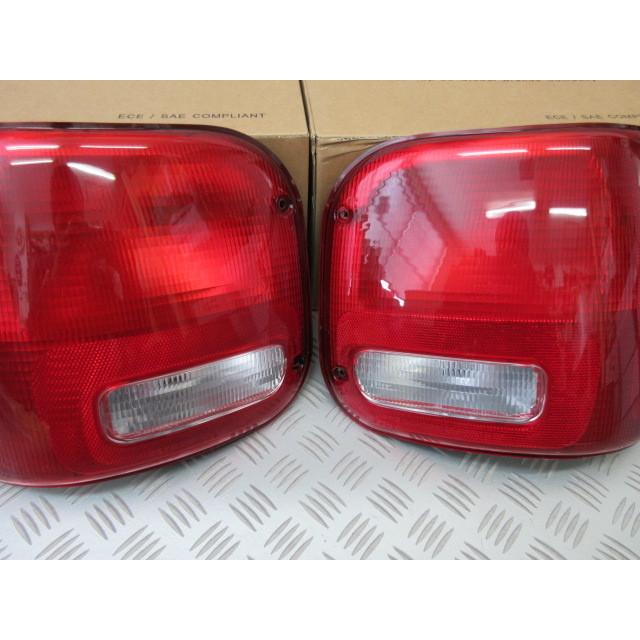 USA発送！1903.1997-2003 B1500 B2500 ダッジラム バン テールランプ