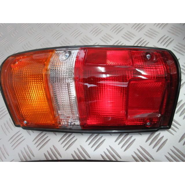 424B.1984-1988 US トヨタ ハイラックス テールランプ BLACK 左右set 純正OEM NEW！ EAGLE EYES製_2