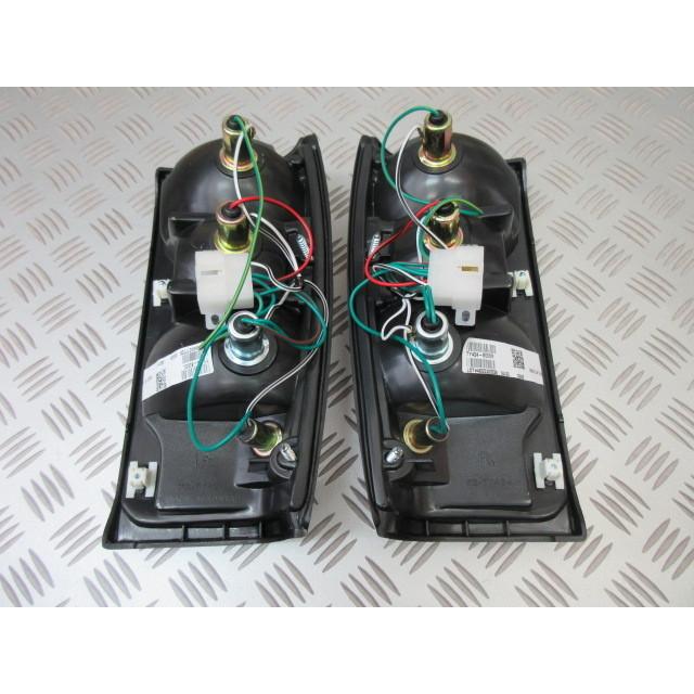 424B.1984-1988 US トヨタ ハイラックス テールランプ BLACK 左右set 純正OEM NEW！ EAGLE EYES製_4
