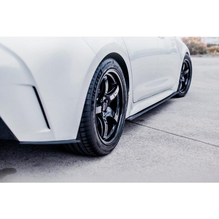カローラスポーツ 210系 FLOW DESIGNS サイドスプリッター Corolla