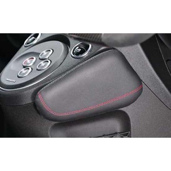 運転を快適に！ スエード製 ニーパット・レッドステッチ VW,Audi,ABARTH,PORSHCE,BENZ,BMW,Renault,Fiat | フォルクスワーゲン | 03