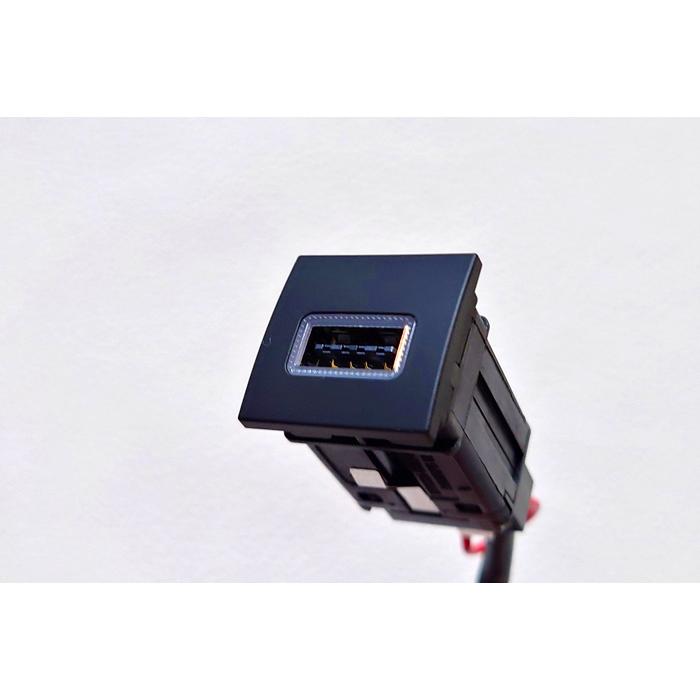 VW ゴルフ6 / ゴルフ5 / シロッコ コンソール用 USB増設キット スマホ充電 GOLF6/GOLF5/Scirocco | フォルクスワーゲン | 02