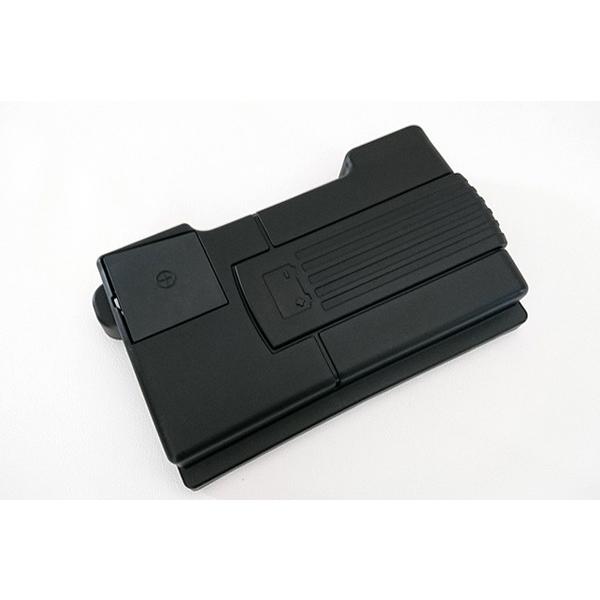 フォルクスワーゲン（Volkswagen） VW GOLF7 バッテリートップカバー