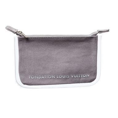 ルイヴィトン美術館 限定/ポーチ/クラッチバッグ/コインケース/Fondation Lou is Vuitton フォンダシオン ルイ