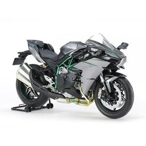 BANDAI - もと Amazon.co.jp: プラモデル For カワサキニンジャ ZX-14R 1：18