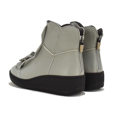 FIZZ REEN（フィズリーン） 革 花モチーフ 厚底 ショートブーツ