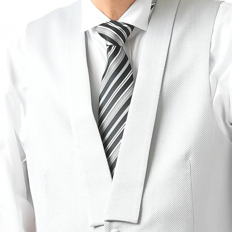 演奏会の指揮者のシルバーグレー色のえり付きフォーマルベスト : GHK