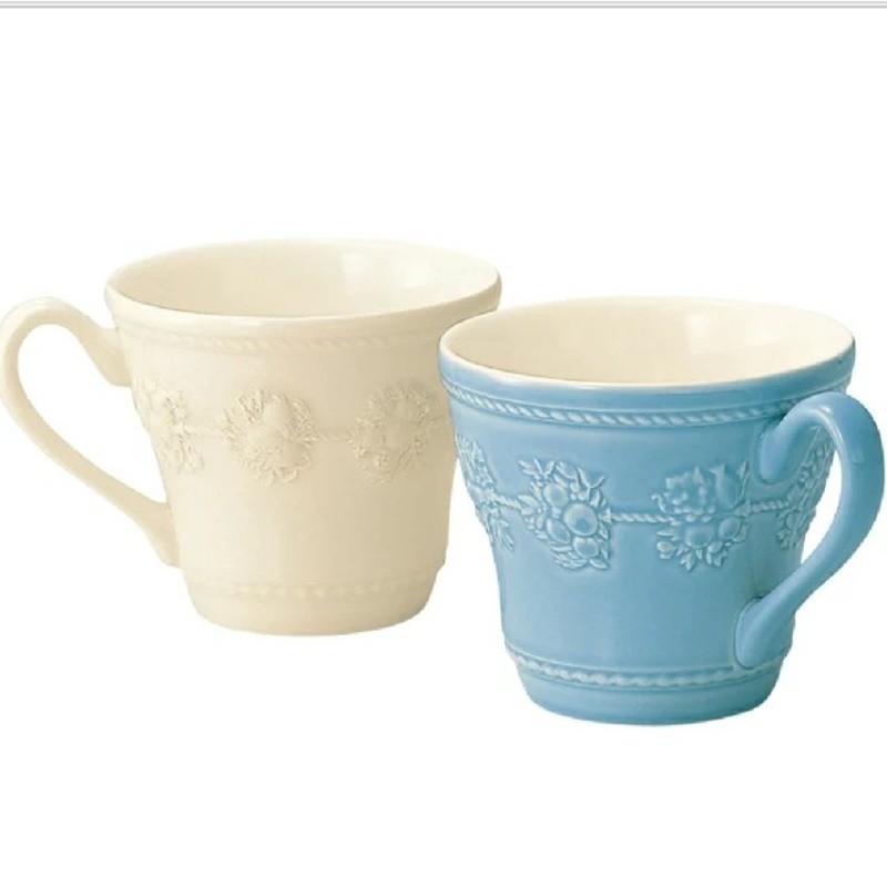 ウェッジウッド (WEDGWOOD) フェスティビティマグ(アイボリー・ブルー)ペア FEIMG2B :FEIMG2B:贈答品やまと - 通販 - Yahoo!ショッピング ウェッジウッド (WEDGWOOD) フェスティビティマグ(アイボリー・ブルー)ペア FEIMG2B :FEIMG2B:贈答品やまと - 通販 - Yahoo!ショッピング