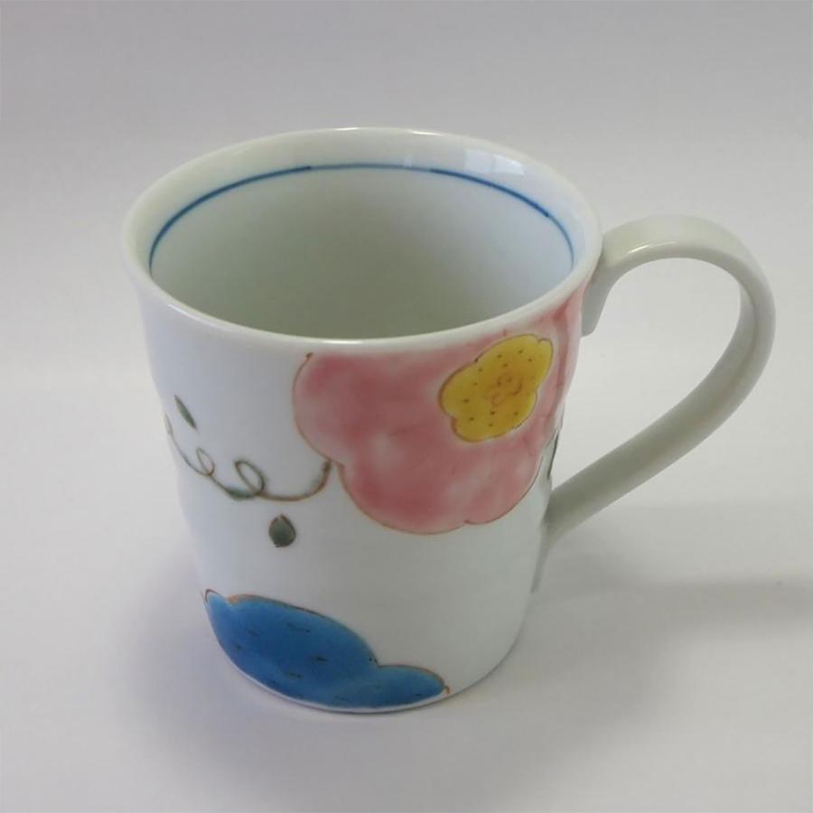 九谷焼 手描きで仕上げられた 花模様マグカップ 辻本商店 作家 川合孝