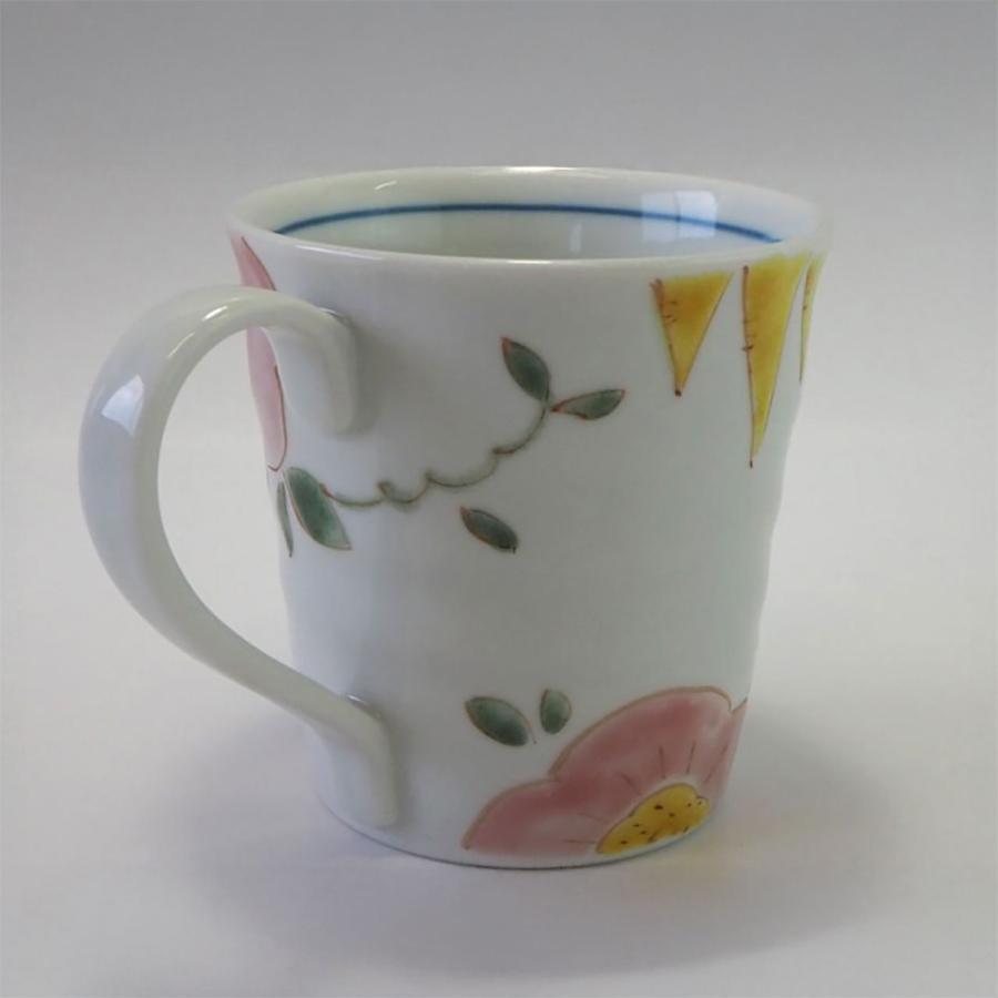 九谷焼 手描きで仕上げられた 花模様マグカップ 辻本商店 作家 川合孝