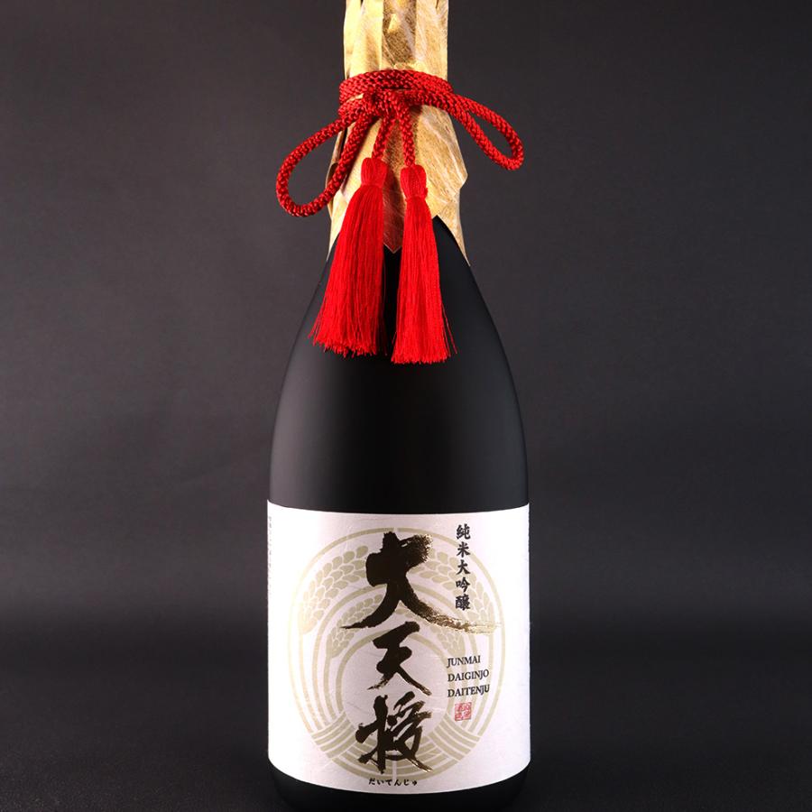鍋島 純米大吟醸 1800ml 一升瓶 桐箱 化粧箱有り