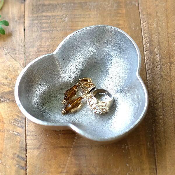 トレー トレイ おしゃれ 小物入れ 皿 アルミ シルバー レトロ アンティーク調 アクセサリートレイ 卓上 収納 アルミボウル クローバー Cle8424 ギギリビング 通販 Yahoo ショッピング