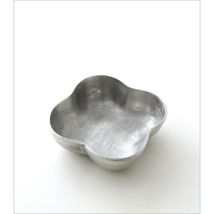 トレー トレイ おしゃれ 小物入れ 皿 アルミ シルバー レトロ アンティーク調 アクセサリートレイ 卓上 アルミボウル フラワー Cle9872 ギギリビング 通販 Yahoo ショッピング