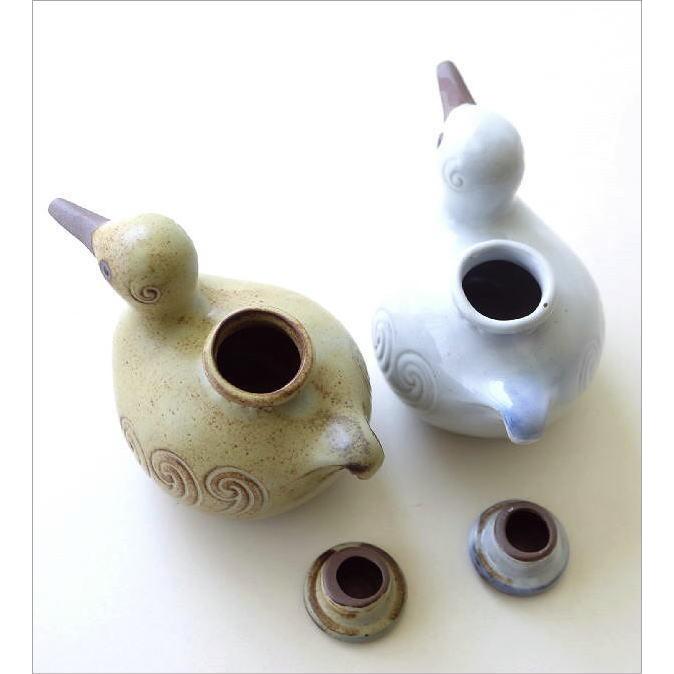 日本製　瀬戸焼　カワイイ器　４点セット　新品未使用　送料込み 汁次 鳥 おしゃれ かわいい せっ器 ソギ模様 日本製 瀬戸焼 和モダン