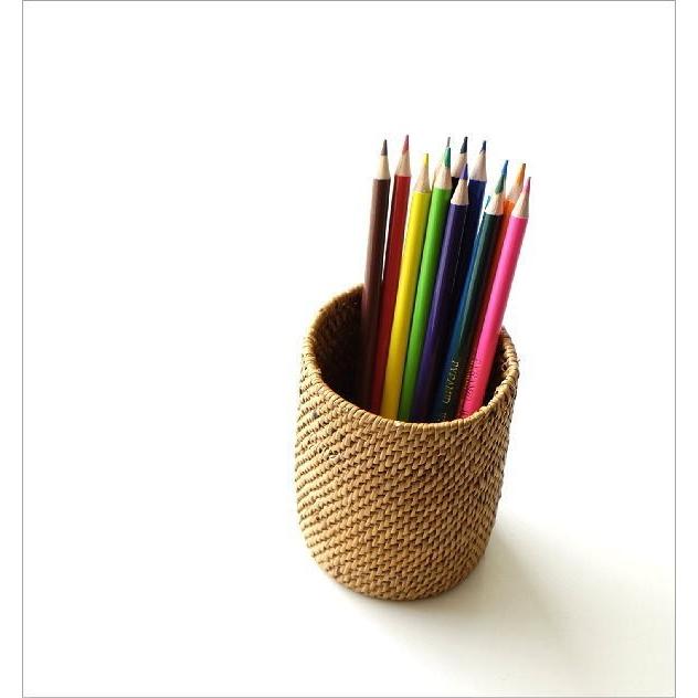 ペン立て アジアン おしゃれ アタ ペンたて ペンスタンド 鉛筆立て ナチュラル シンプル 自然素材 カトラリースタンド 丸 円柱 編み アタ ペンスタンド Kan6967 ギギリビング 通販 Yahoo ショッピング