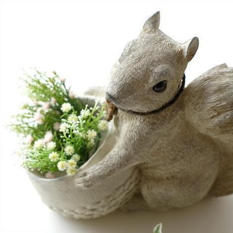 リス 置物 ガーデンオブジェ かわいい 置き物 インテリアオブジェ りす ガーデン置物 子リス Kkm7864 ギギリビング 通販 Yahoo ショッピング