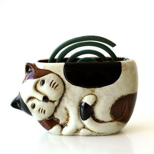 蚊取り線香入れ おしゃれ 陶器 猫 ねこ 蚊遣り 蚊やり 蚊遣り器 蚊遣器 蚊取り線香ホルダー 和風 かわいい 蚊取線香 立て スタンド 陶器の蚊遣り ミケネコ Mtl5080 ギギリビング 通販 Yahoo ショッピング