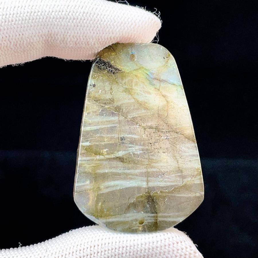 PROME 天然石 一点物 特別仕様品・ラブラドライト・彫刻品・上下の穴