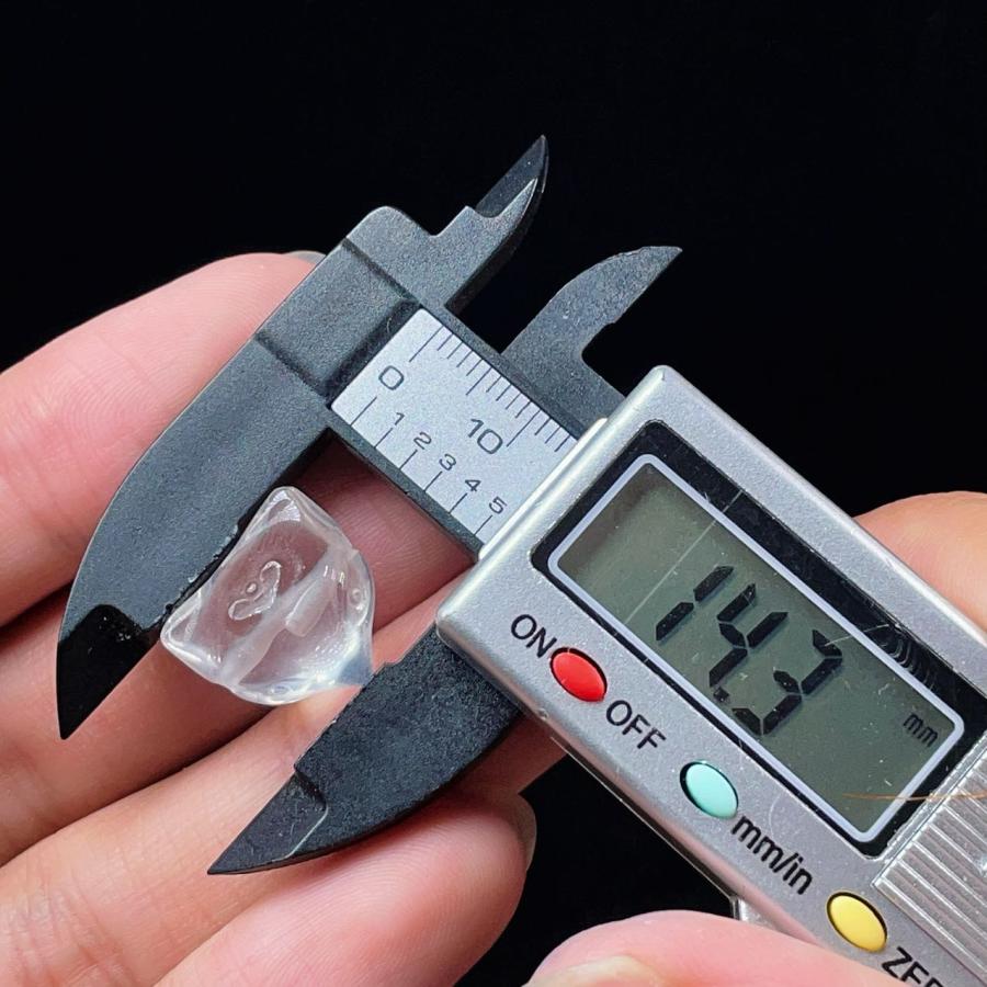 PROME 天然石 水晶 キツネ 手彫り 貫通孔 NO.P2342 : 天然石工場直売店