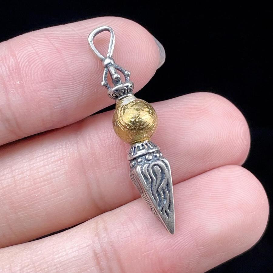 ムオニオナルスタ隕石 メッキ処理済み ペンダントトップ 鉄隕石 重さ約