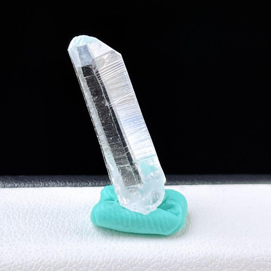 コロンビア産 レムリアンクォーツ　コレクション向け　水晶　一点物　鉱物標本　原石 コロンビア産 レムリアンクォーツ コレクション向け 水晶 一点物 鉱物