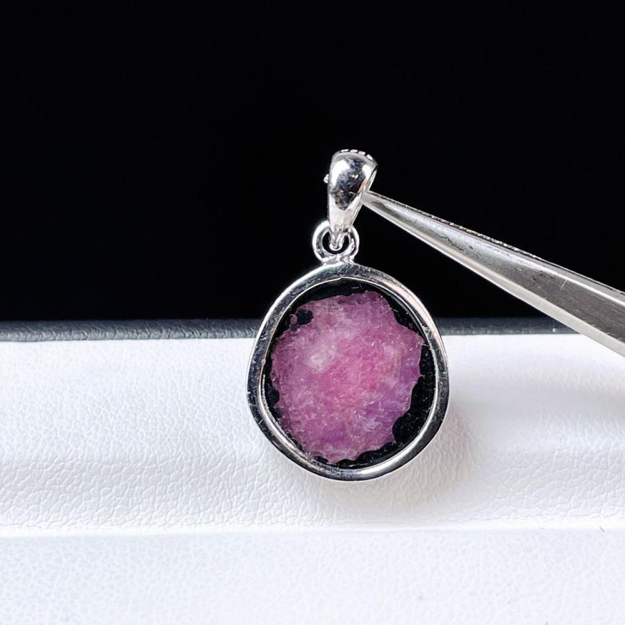 希少高品質 リビアングラス 星型 ペンダントトップ silver925 龍紋