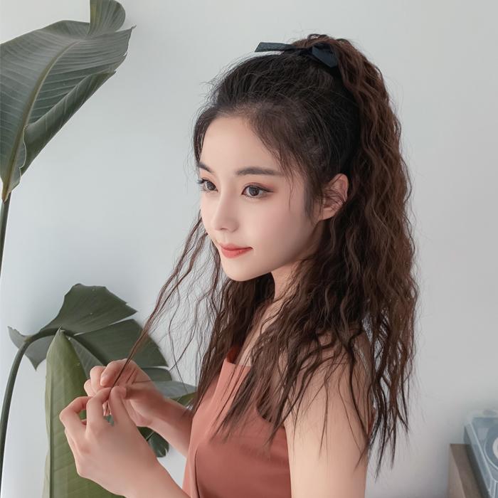 アクティブにヘアアレンジ リボン留め×ポニーテールウィッグ