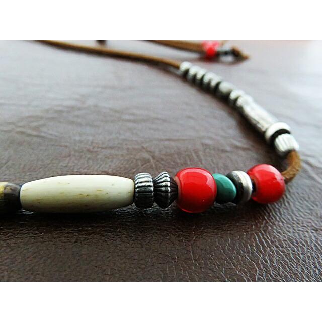 インディアンジュエリー ビーズネックレス 牛骨 革ひも スエード（合成） 3mm ナバホ ホワイトハーツ ターコイズ カウボーン, モルガンダラー銀貨,コイン INCA |  | 02