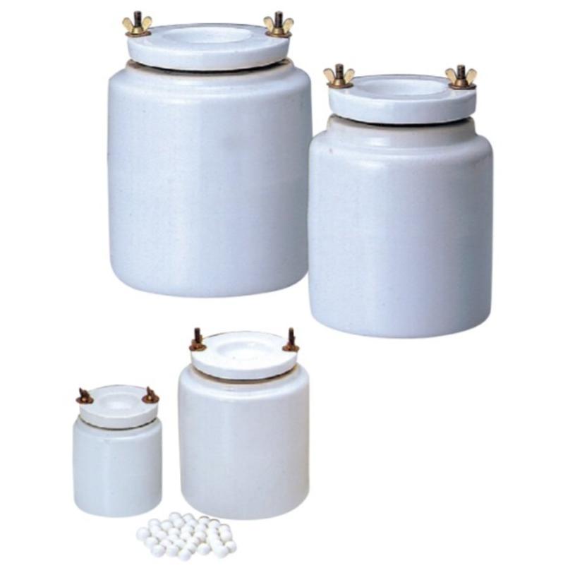 磁製ポットミル（ボール付）　呼径300mm　全容量約15000ml　ボールΦ30×60個、Φ35×60個