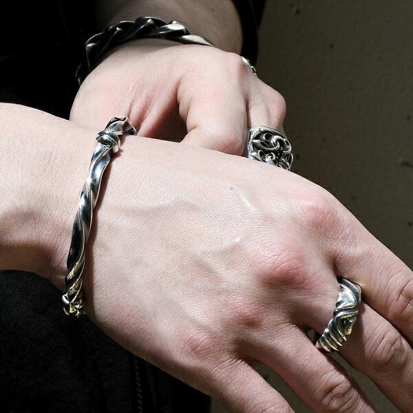 DEAL DESIGN（ディールデザイン） REVERSE TWIST BANGLE シルバー 