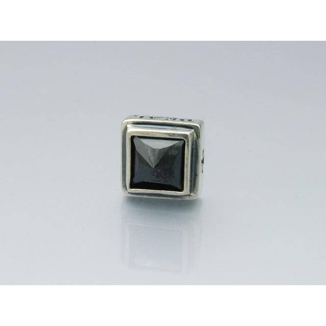 DEAL DESIGN（ディールデザイン） ブラックスタッズラージ ピアス