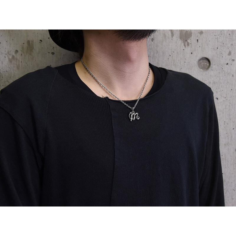 DEAL DESIGN（ディールデザイン） グレイスイニシャル M ペンダント