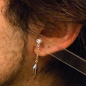 ピアス メンズ 片耳 シルバー ドロップピアス くさび ジルコニア チャーム 1p 人気 おしゃれ 揺れる 男性 Fa P64 新宿銀の蔵 年中無休 一部即日発送 通販 Yahoo ショッピング