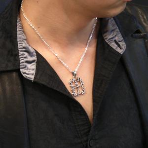 ネックレス メンズ シルバー 唐草 フレーム クロス 人気