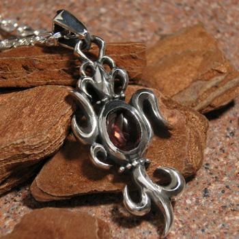 唐草アシメガーネットシルバーネックレス プレゼント