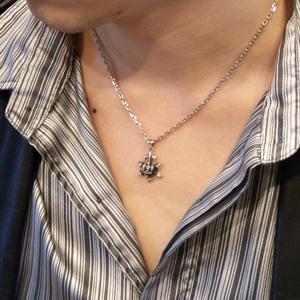 ネックレストップ メンズ シルバー クラウン リリー 人気 かっこいい 